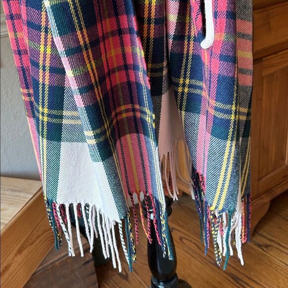 Plaid Multicolor Scarf Wrap With Arm Holes - Picture 4 of 6